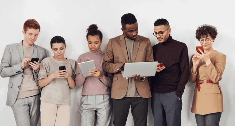 Werbemittelproduktion für kanalübergreifende Kampagnen